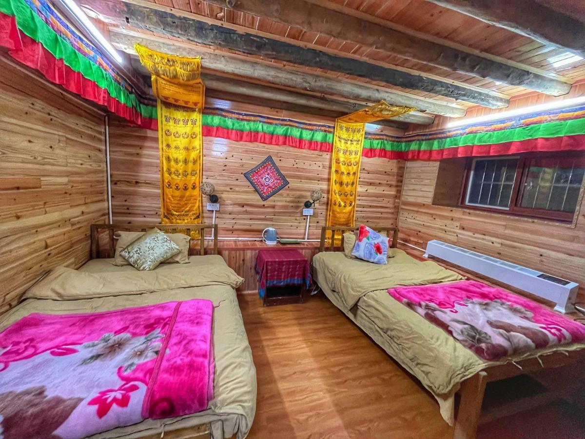 שנגרי - לה Tavern Hostel仁和客栈 מראה חיצוני תמונה